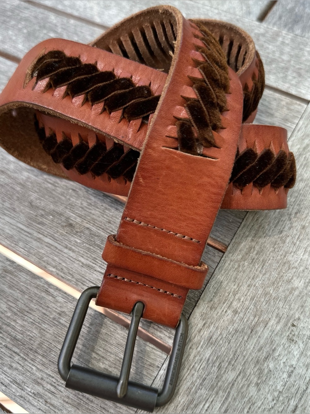 Abercrombie & Fitch Women’s Belt size small Brown Leather Velvet details